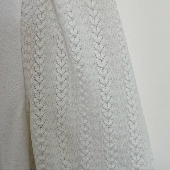 RW&CO Women’s White Mockneck Shirt, Knit Sleeves, Size Medium, Classic, Chic - Picture 4 of 7